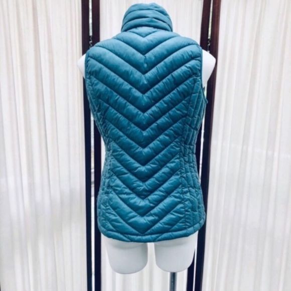 32 Degree Heat Vest - Picture 5 of 14